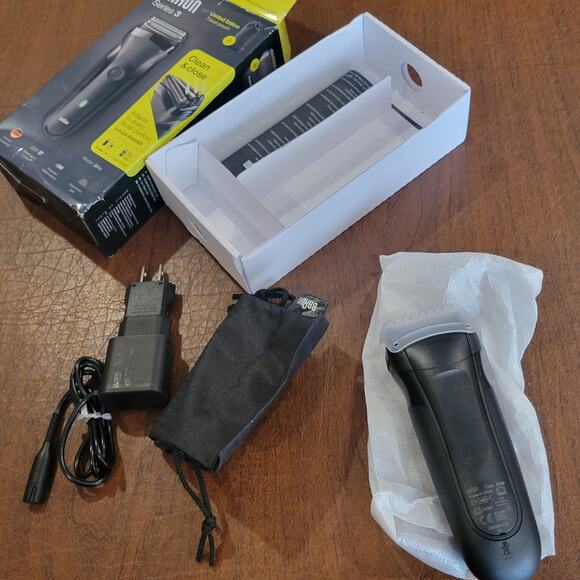 Braun Series 3 Clean & Close Black Model 300s 5408 Cordless Electric Razor - Picture 5 of 8